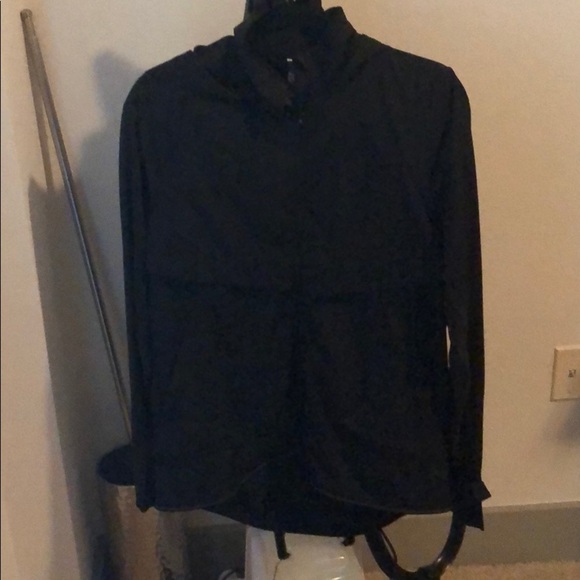 Like new lululemon black hoodie sz 10 - Picture 4 of 5